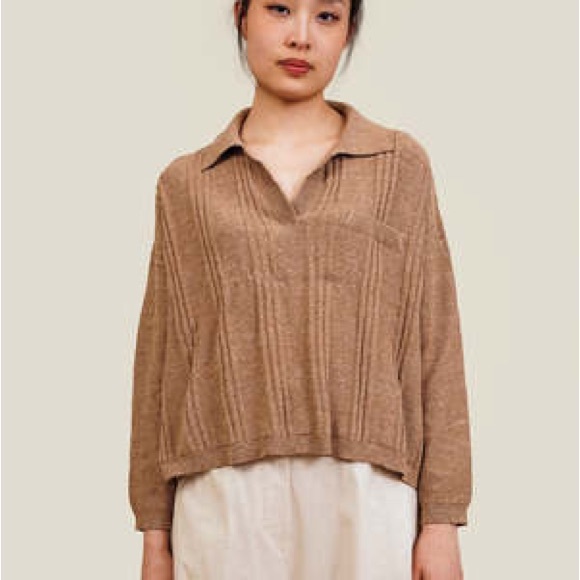 Cordera Sweaters - Relaxed V-Neck Pullover Sweater in Camel